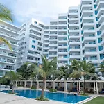 Impeccable 2Br With Charming Balcony In Sunset Beach