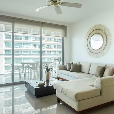 Apartamento Impeccable 2br With Charming Balcony In Sunset Cartagena
