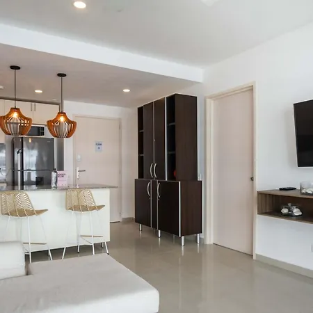 Impeccable 2br With Charming Balcony In Sunset * Cartagena