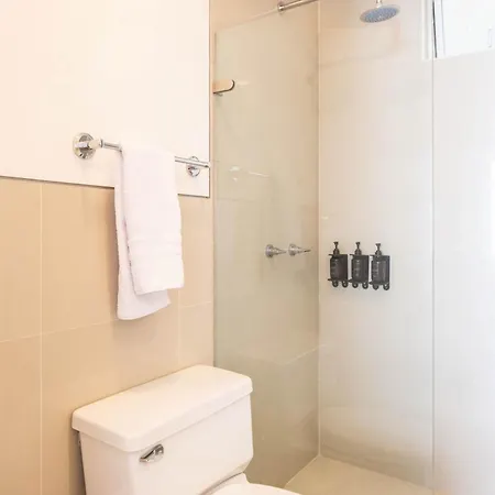 Impeccable 2br With Charming Balcony In Sunset Cartagena