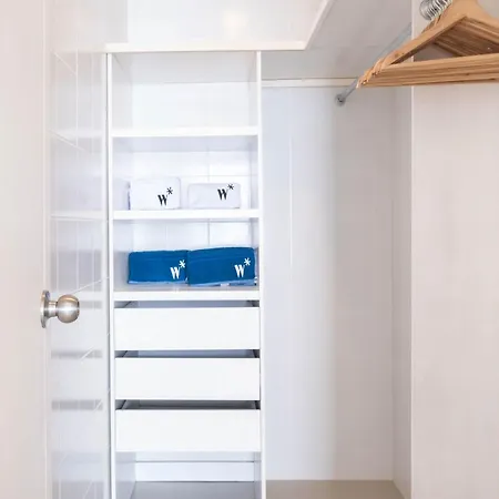 Impeccable 2br With Charming Balcony In Sunset *